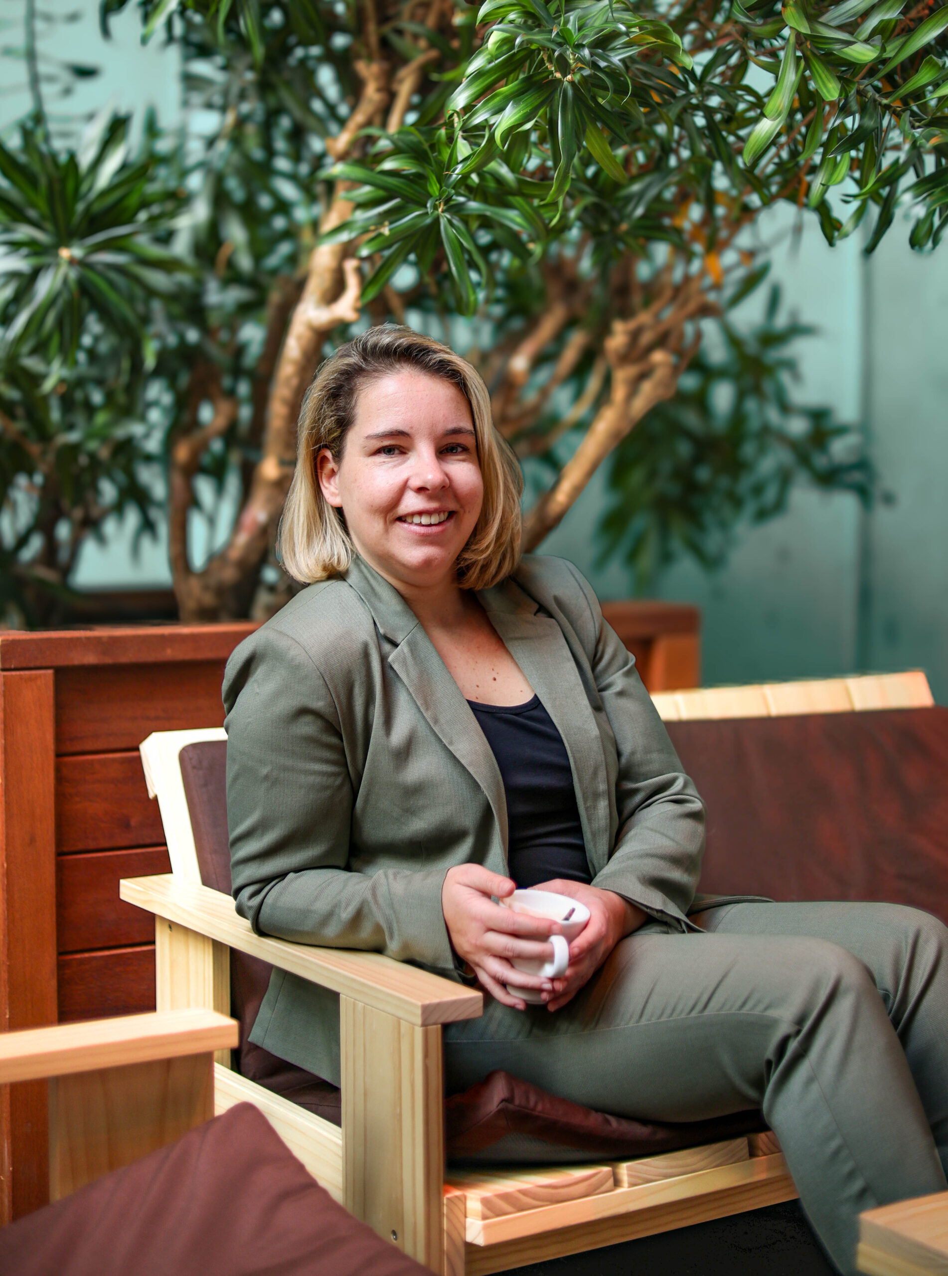 Erfhelder. Jacky van 't Oever. Verdiept in het erfrecht en in het begeleiden van nabestaanden bij de afwikkeling van nalatenschappen.