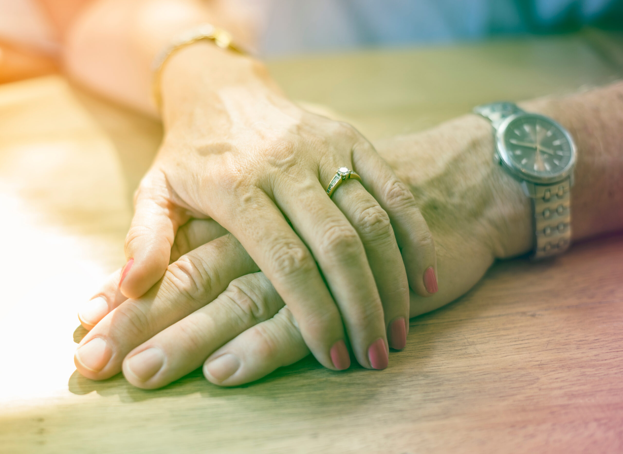 Overlijden. Eigen overlijden regelen. Het kan rust geven om nu praktische zaken en persoonlijke wensen vast te leggen.